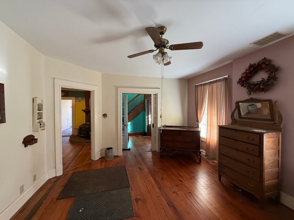 Image for 5 BR/2 BA Home on 1 +/- Acre Lot in The Town of Gordonsville, VA--ONLINE ONLY BIDDING!!