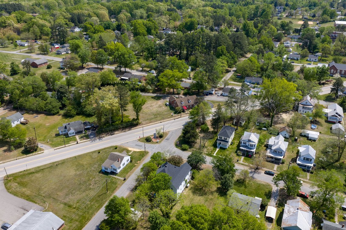 Image for 6 BR/2.5 BA Victorian Style Home on .44 +/- Acre Lot in the Town of Victoria, VA--SELLING to the HIGHEST BIDDER via ONLINE ONLY BIDDING!!