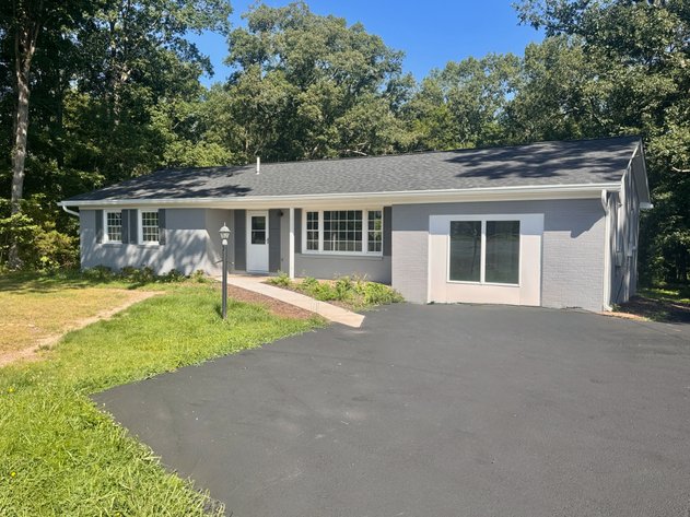 4 BR/3 BA Brick Single Level Home on 1.07 +/- Acres in Prince William County, VA**NEW FROM TOP to BOTTOM!!** ONLINE ONLY BIDDING!!