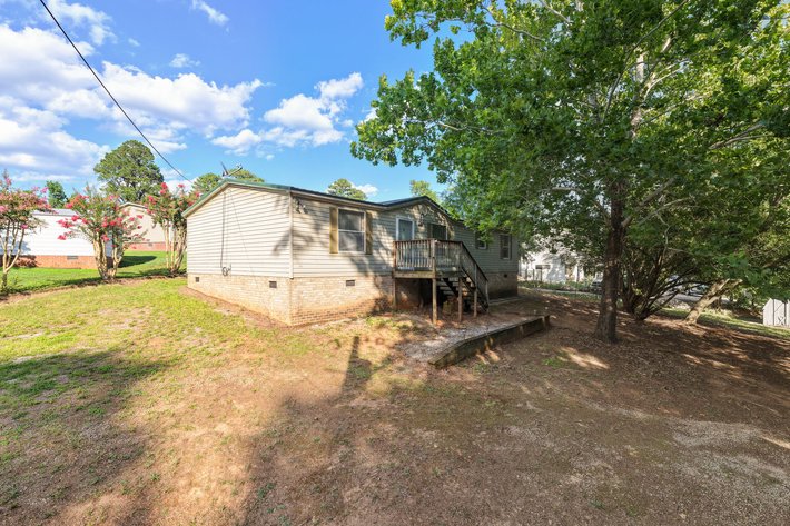 3 BR/2 BA Doublewide Home on Double Lot in Gated Amenity-Filled Lake Gaston Community--ONLINE ONLY BIDDING!!