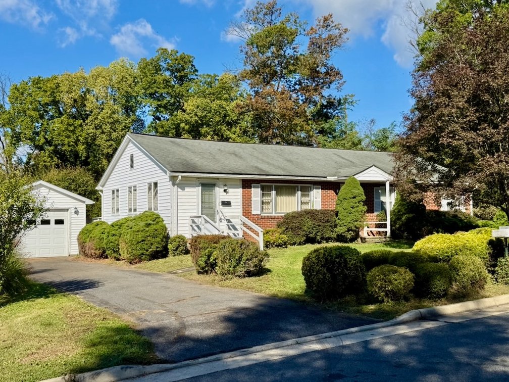Image for 3 BR/1.5 BA Home w/Basement & Garage/Shop in the Desirable Country Club Hills Neighborhood of Purcellville, VA (Loudoun County)