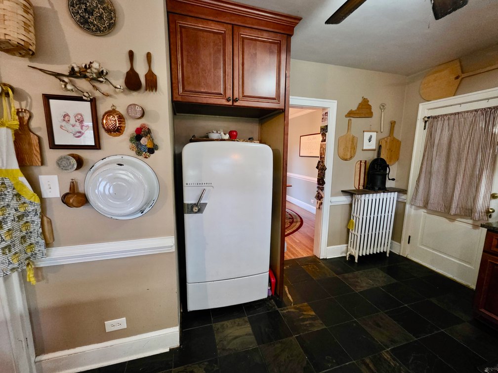 Image for 3 BR/1.5 BA Colonial Style Home on .73 +/- Acre Lot w/Partially Finished Basement & Fenced Backyard in Botetourt County, VA--ONLINE ONLY BIDDING!!