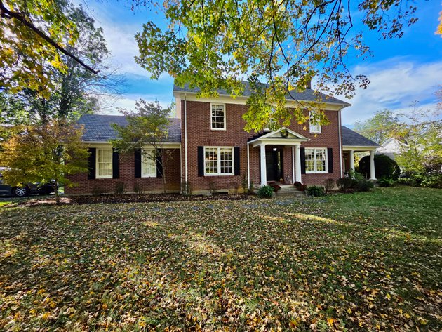 3 BR/1.5 BA Colonial Style Home on .73 +/- Acre Lot w/Partially Finished Basement & Fenced Backyard in Botetourt County, VA--ONLINE ONLY BIDDING!!