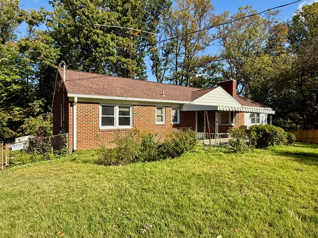2 BR/2.5 BA Brick Home w/Basement & Attached Garage on Cul-de-Sac Lot in Fairfax County, VA--ONLINE ONLY BIDDING!!