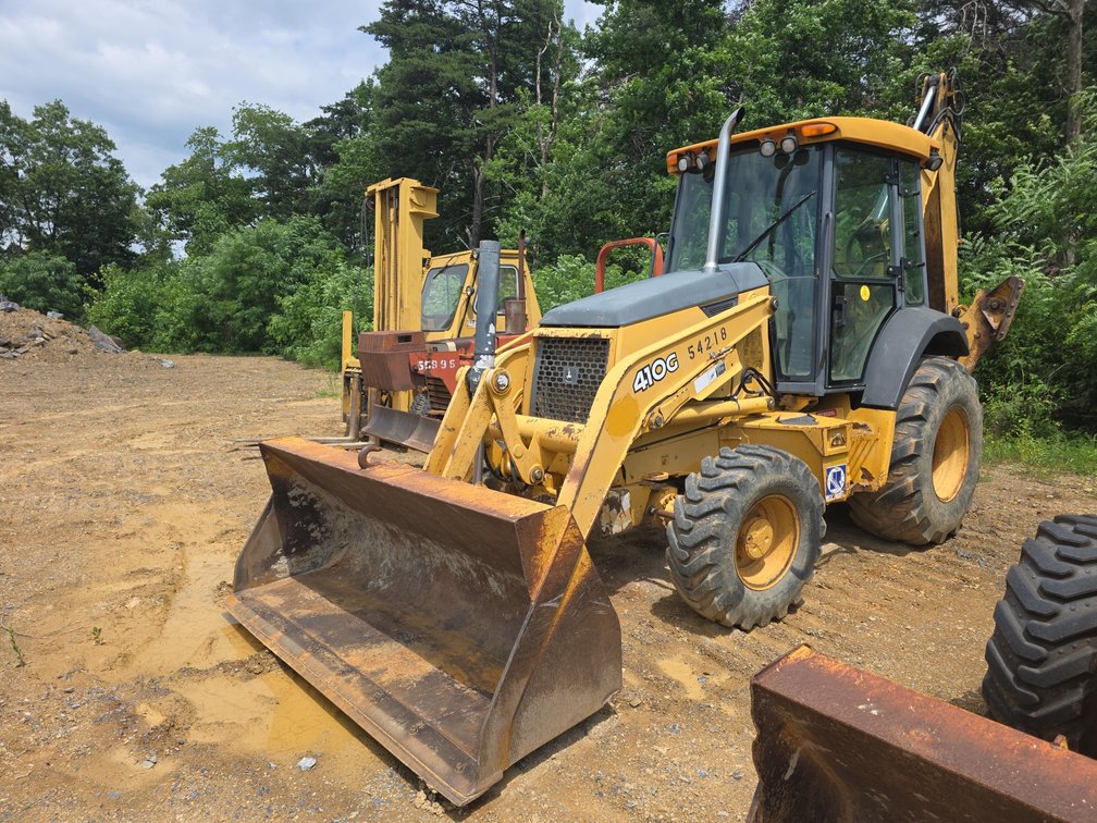 Image for Huge No Reserve Auction | William A. Hazel, Inc. and Former Perry Engineering Assets | Late Model Cat & John Deere Equipment | Heavy Hauling, Dump, Service, Pickup Trucks, Trailers & More | Live Simulcast Onsite & Online Auction | Winchester, VA