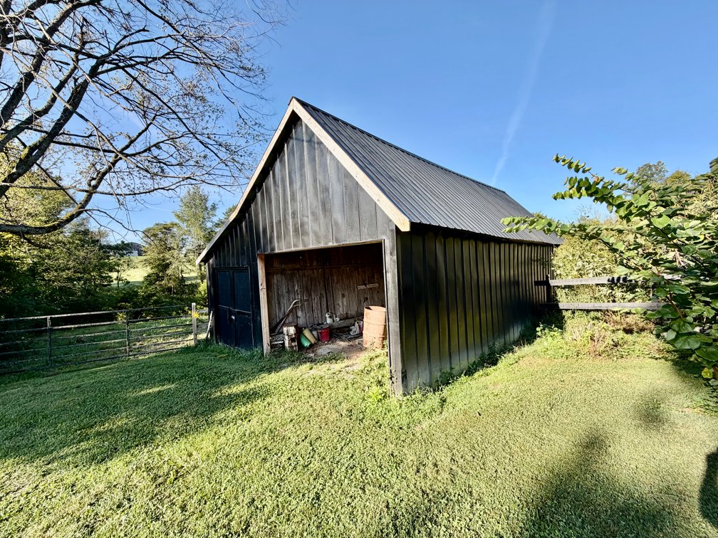 Image for ABSOLUTE LIVE-ONSITE AUCTION HOUSE & 8.98 ACRES | 1781 S. HWY 837, NANCY, KY