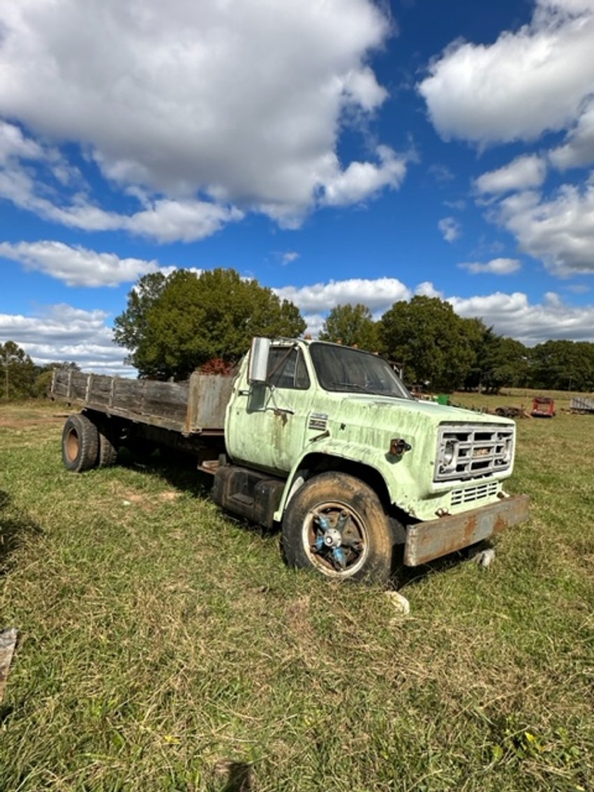 Image for S. A. Fitts Tractors & Equip. Cascade, VA - On Site Auction Live