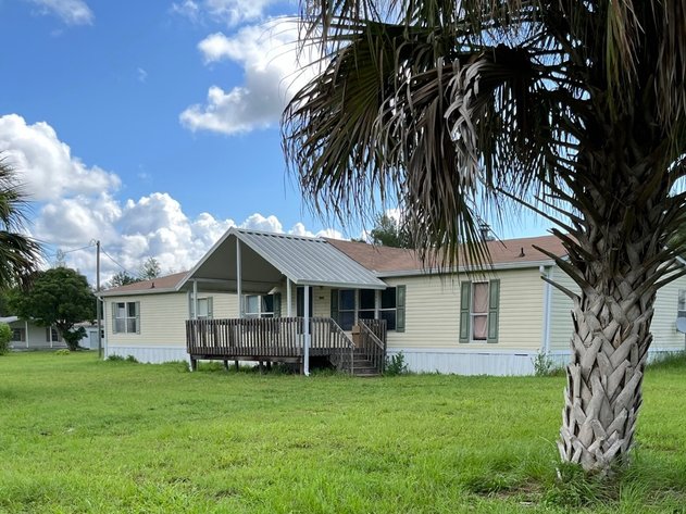 Image for Inglis, FL: 2 Adjoining Residential Lots w/ Doublewide Mobile Homes Close to Lake Rousseau