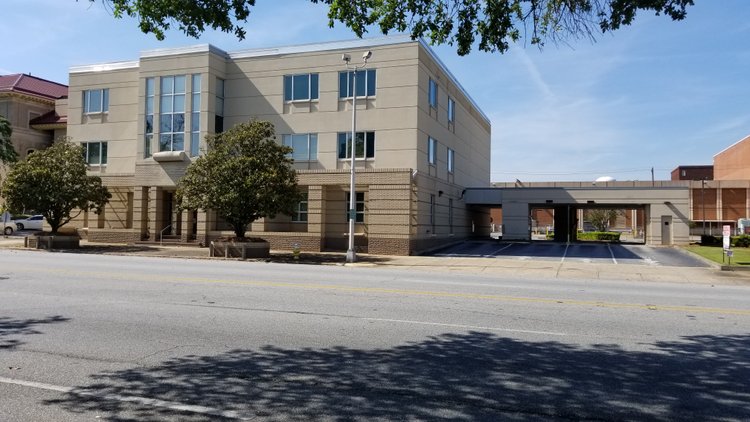 Image for Absolute Auctions of Former Bank Buildings in AL - GA - IL - KY - TN