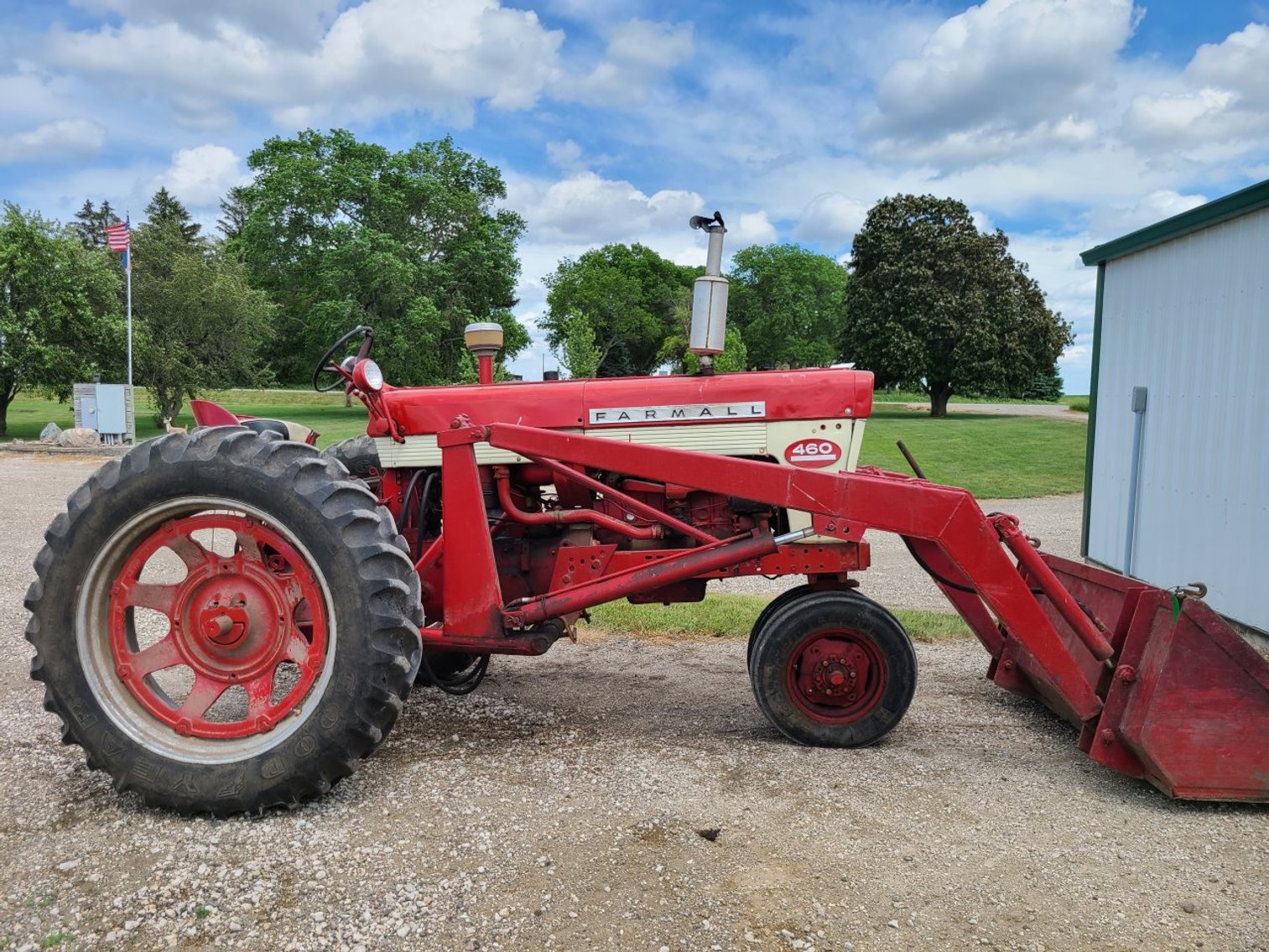 Image for FARMALL 460 TRACTOR & ANTIQUE MACHINERY TIMED ONLINE ONLY AUCTION!