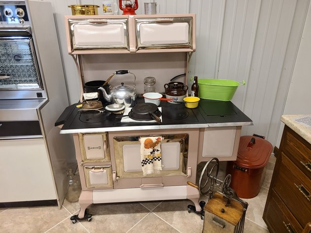 Image for Mildred Hadenfeldt Antique & Collectible Auction!