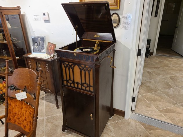 Image for Mildred Hadenfeldt Antique & Collectible Auction!