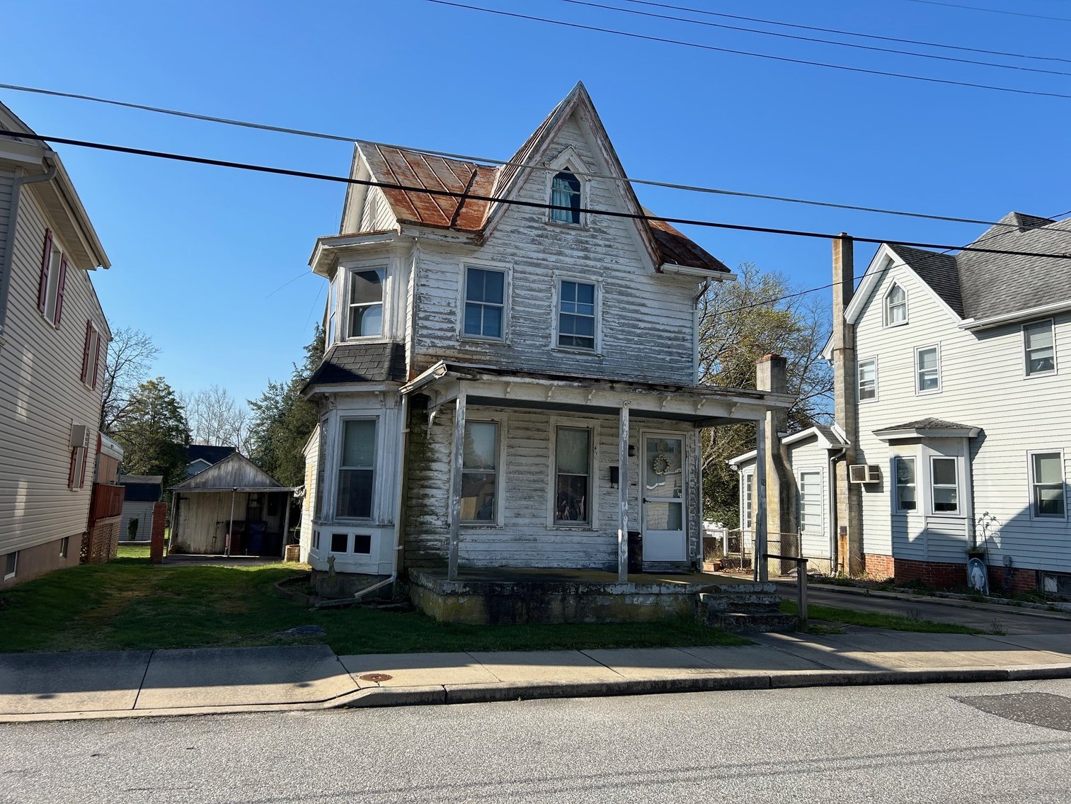 Image for Seller Ordered Online Auction - 1,278 +/- SF Two-Story Dwelling on 32' x 180' Lot