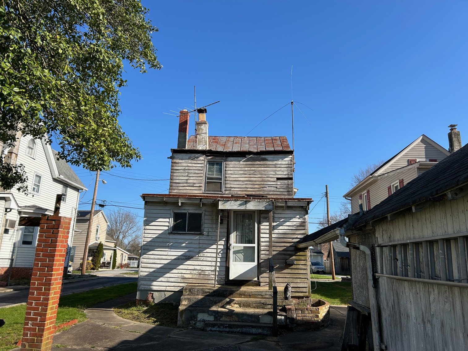 Image for Seller Ordered Online Auction - 1,278 +/- SF Two-Story Dwelling on 32' x 180' Lot