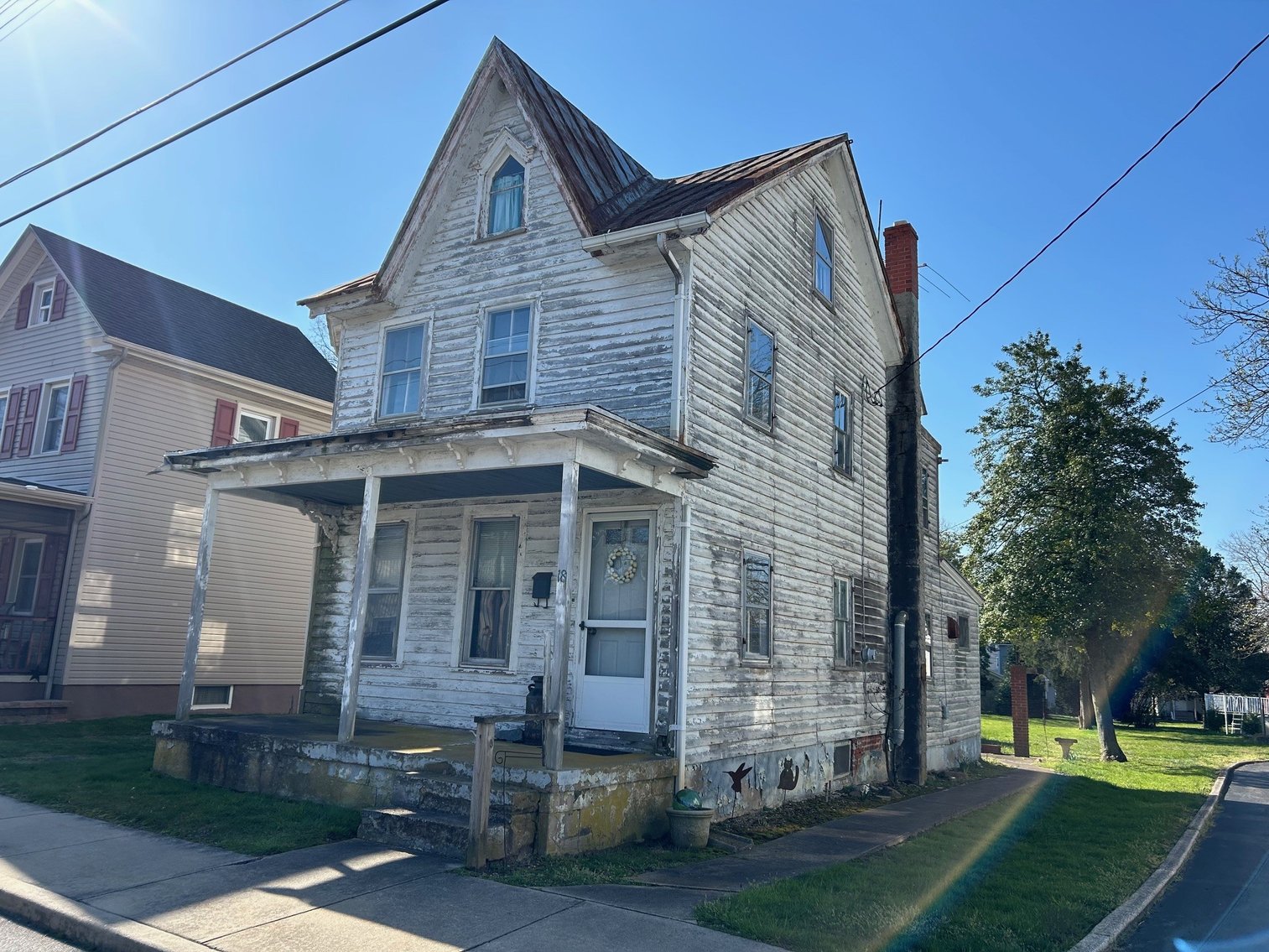 Image for Seller Ordered Online Auction - 1,278 +/- SF Two-Story Dwelling on 32' x 180' Lot