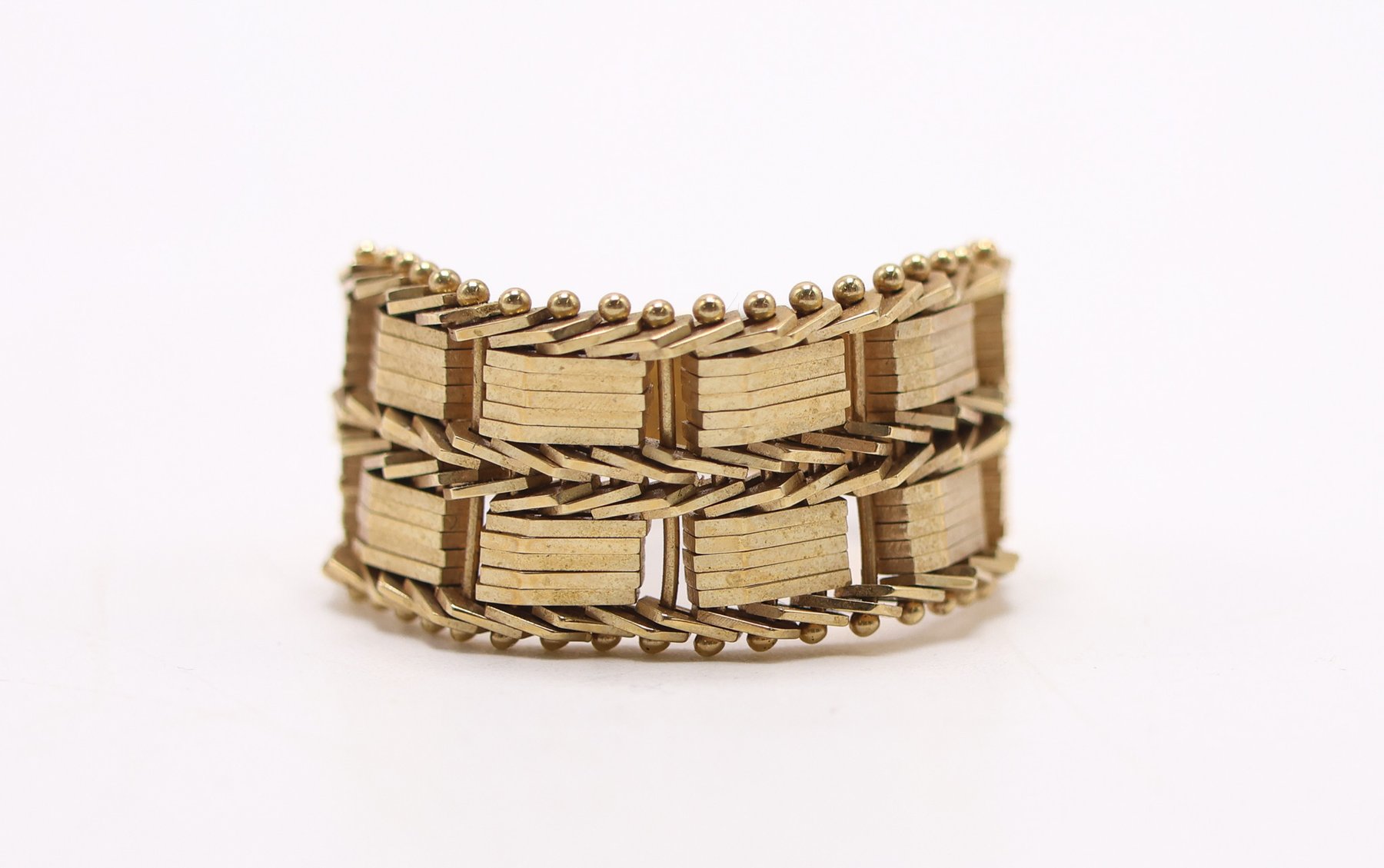 Image for Silver and Jewelry | March 26, 2025 at 7:00 PM