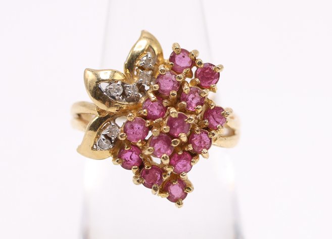 Image for Silver and Jewelry | March 26, 2025 at 7:00 PM