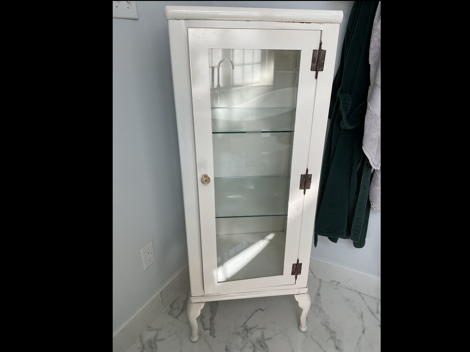 Image for Estate Sale | Jenkintown ,PA | May 12, 2025 at 8:00 PM