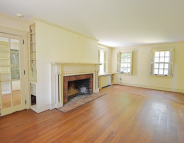 Image for Sold! Real Estate For Auction | 19 Farm Road, Wayne, PA 19087 | July 17, 2025 at 4:00 PM