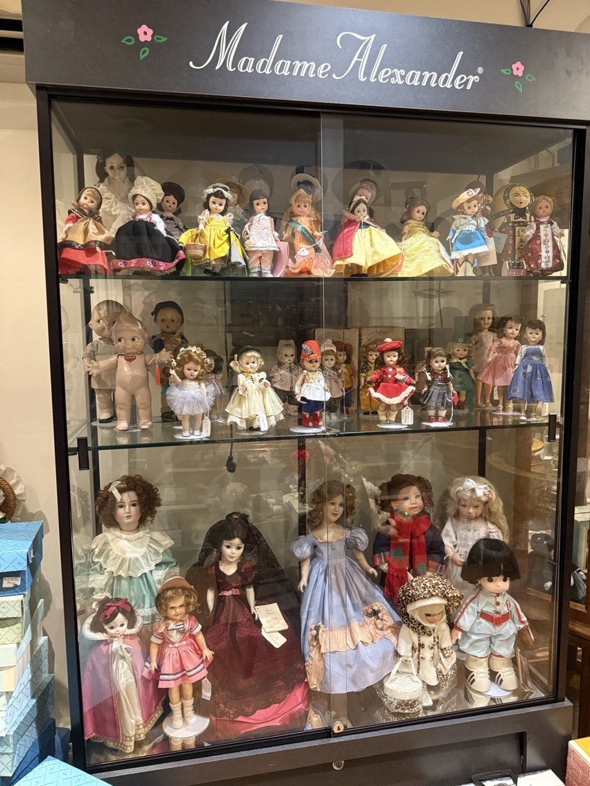 Image for Business Liquidation of Good Golly Dolly | Estate of Gloria Casale | Skippack, PA | September 8, 2025 at 8:00 PM | Part 2
