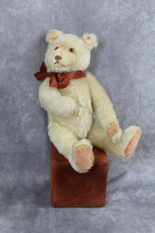 Image for Catalog of Antique and Other Fine Dolls | Day 1 | September 30, 2025 at 10:00 AM