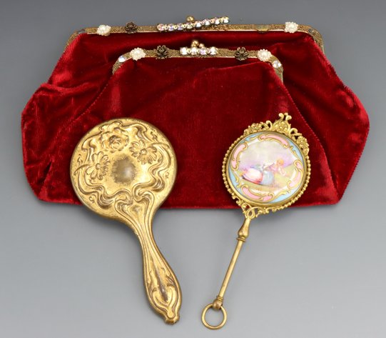 Image for Vintage Accessories | October 8, 2025 at 8:00 PM