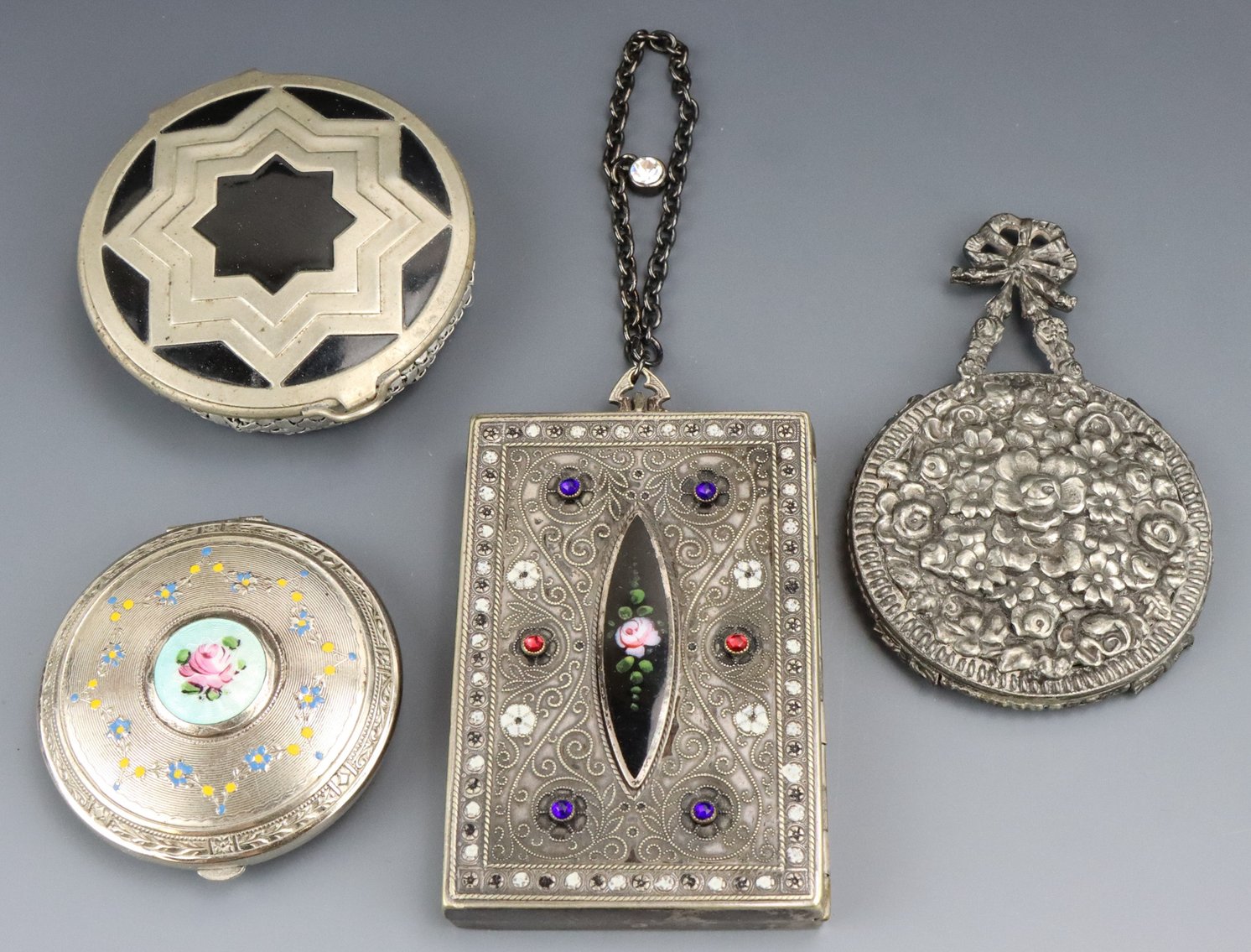 Image for Vintage Accessories | October 8, 2025 at 8:00 PM