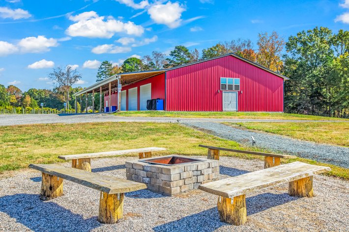 Image for Barndo & Vine Estate Auction
