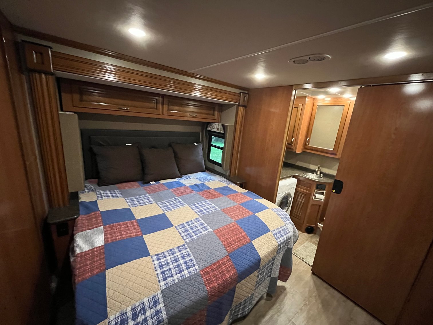 2019 Fleetwood Bounder Model 36F (39 ft long) Motorhome