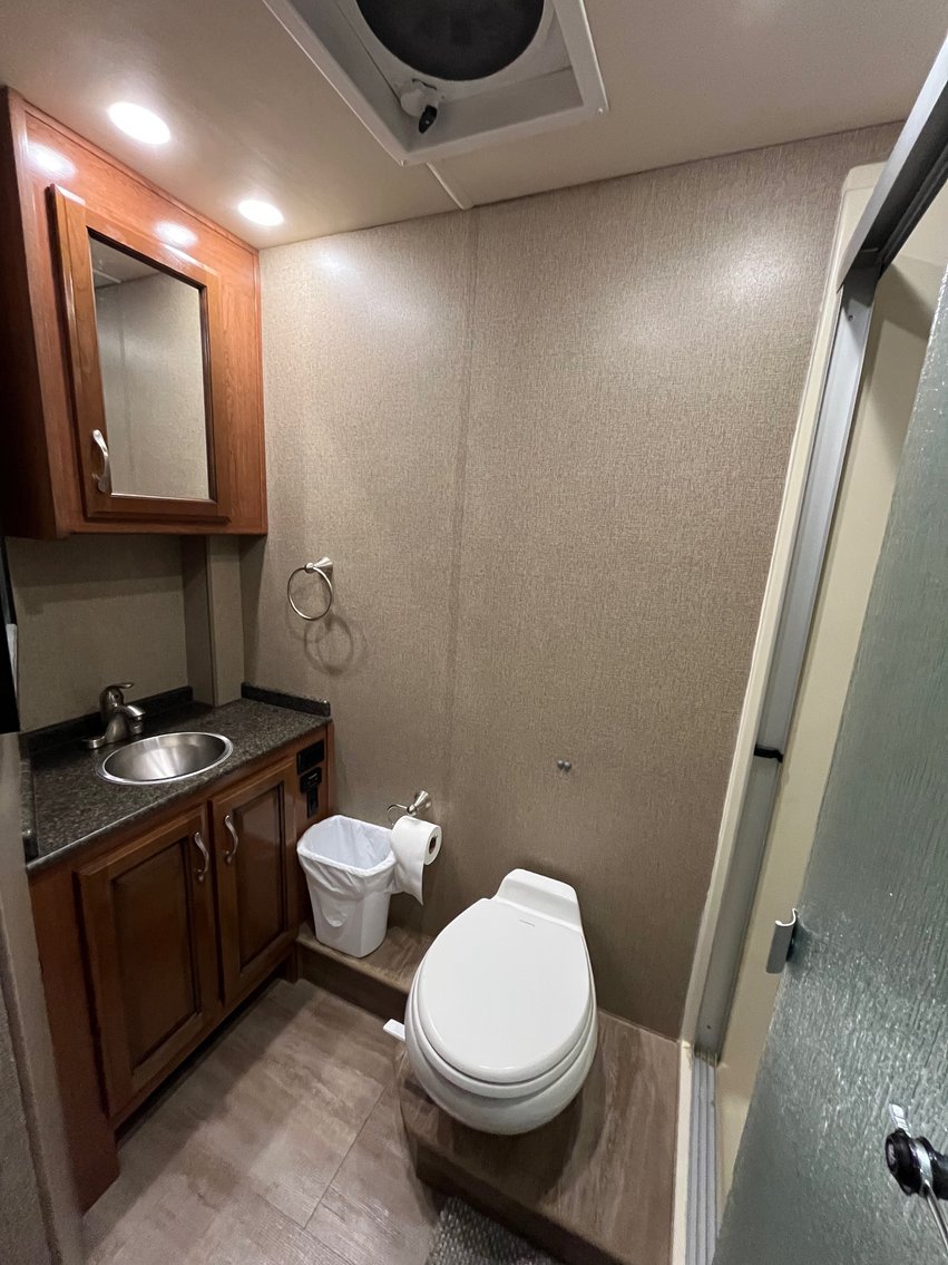 2019 Fleetwood Bounder Model 36F (39 ft long) Motorhome