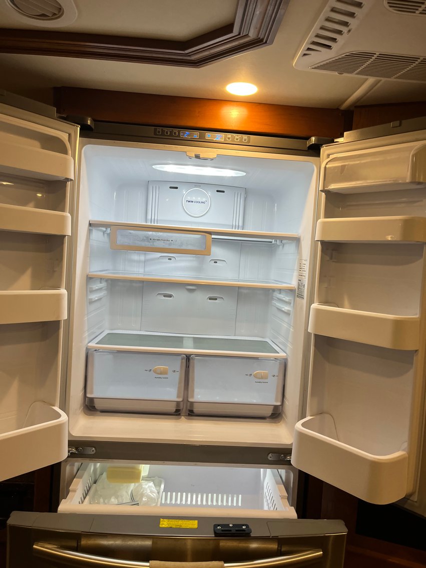 2019 Fleetwood Bounder Model 36F (39 ft long) Motorhome