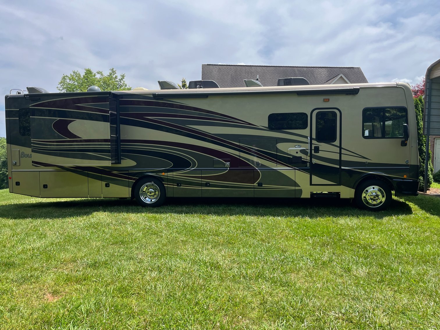 2019 Fleetwood Bounder Model 36F (39 ft long) Motorhome
