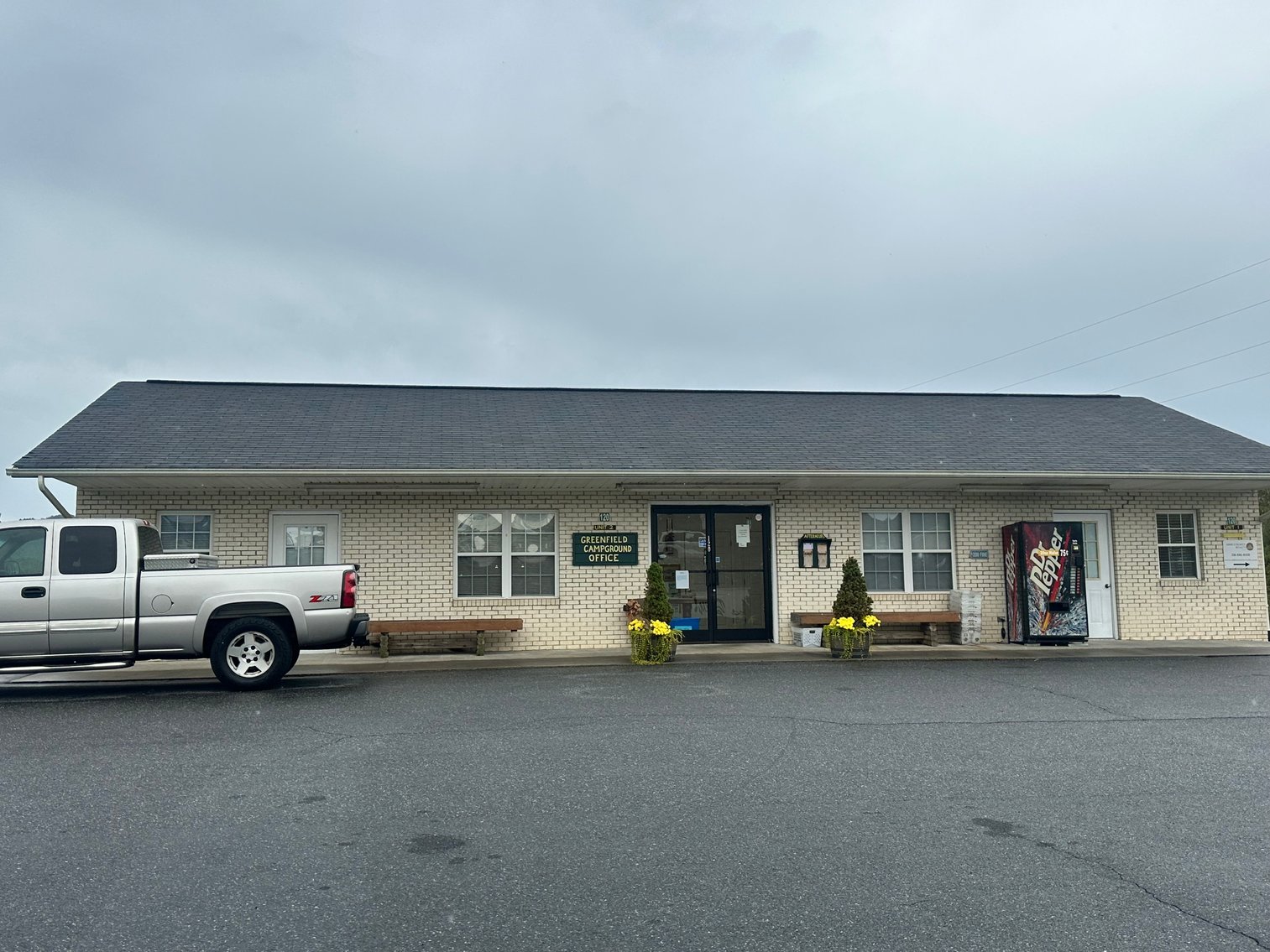 Mountain Getaway - West Jefferson: Passport Elite Camper + Golf Cart