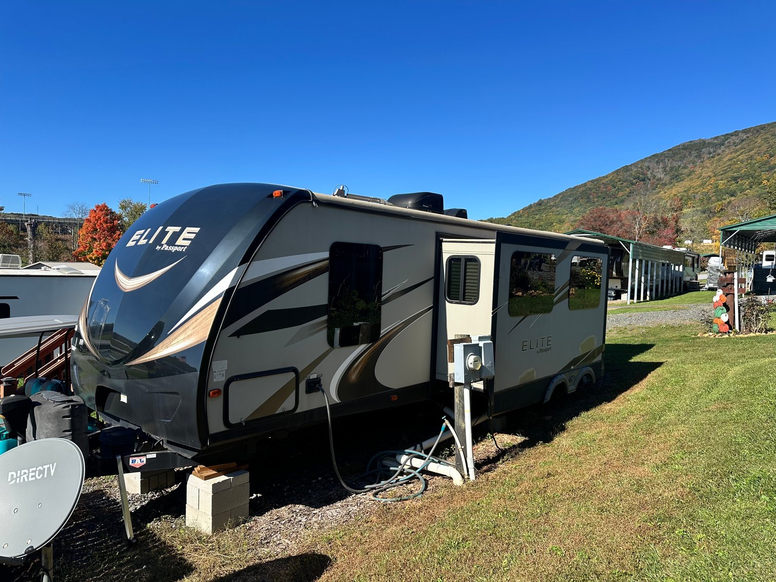 Mountain Getaway - West Jefferson: Passport Elite Camper + Golf Cart