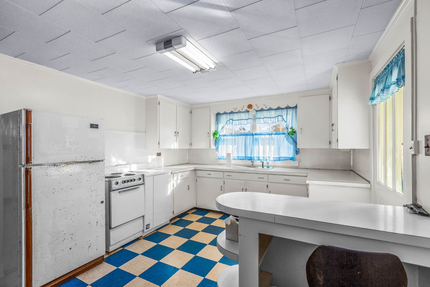 SELLING ABSOLUTE Highway 64 Opportunity - Mocksville, NC