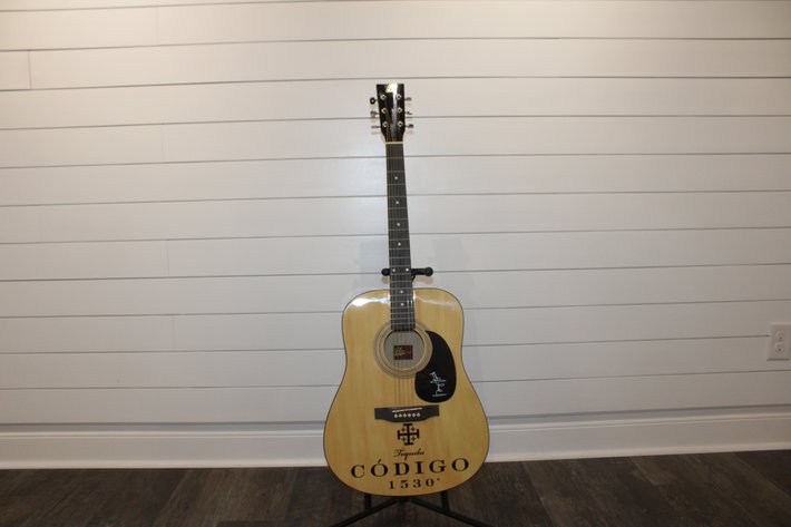 Image for George Strait Código 1530 Tequila Signed Guitar