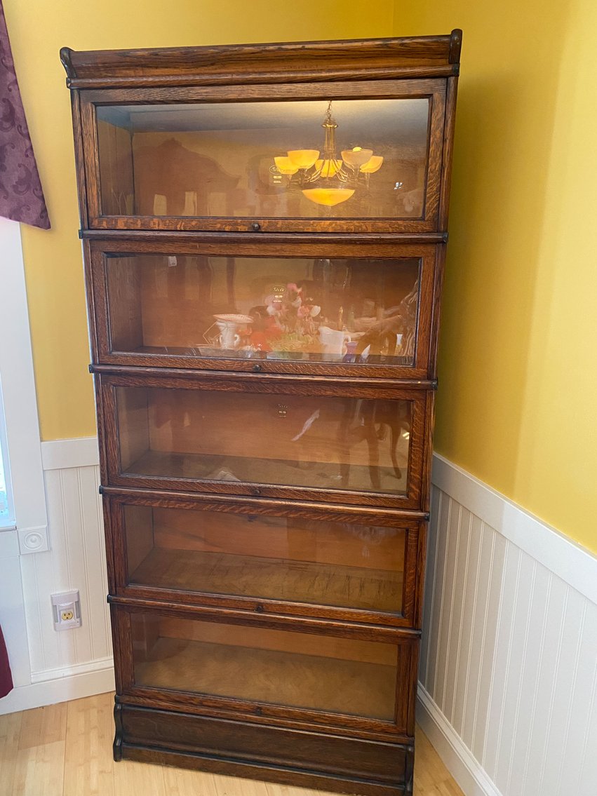 Image for The Estate of Linda Gail Mayberry - Jewelry, Furniture, Coins, China and More!