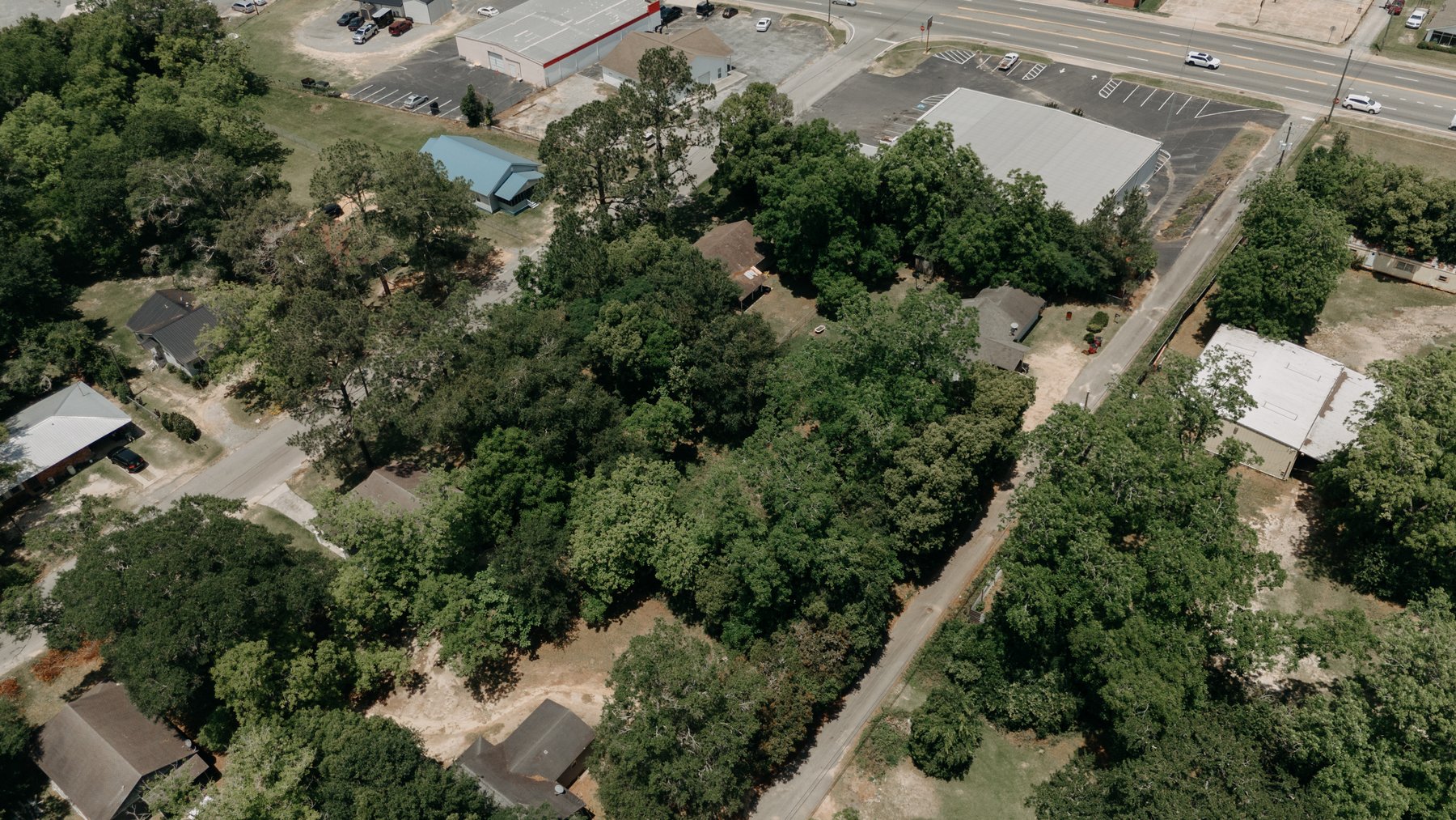 Image for Residential and Investment Real Estate in Worth and Tift County - The Estate of Henry Gordon Davis, Jr.