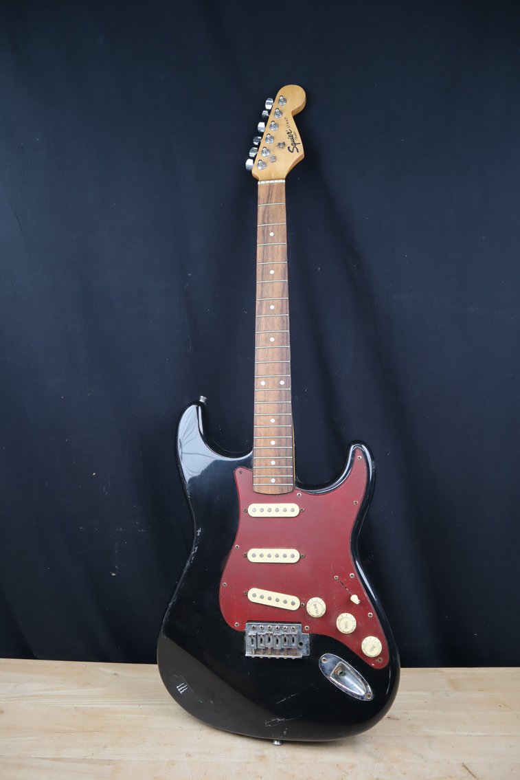 Image for June Gallery – Collectibles, Lead Crystal, Glassware, Art, Brass and Metal Fixtures, Furniture, Kitchenware, Artifacts, and More!