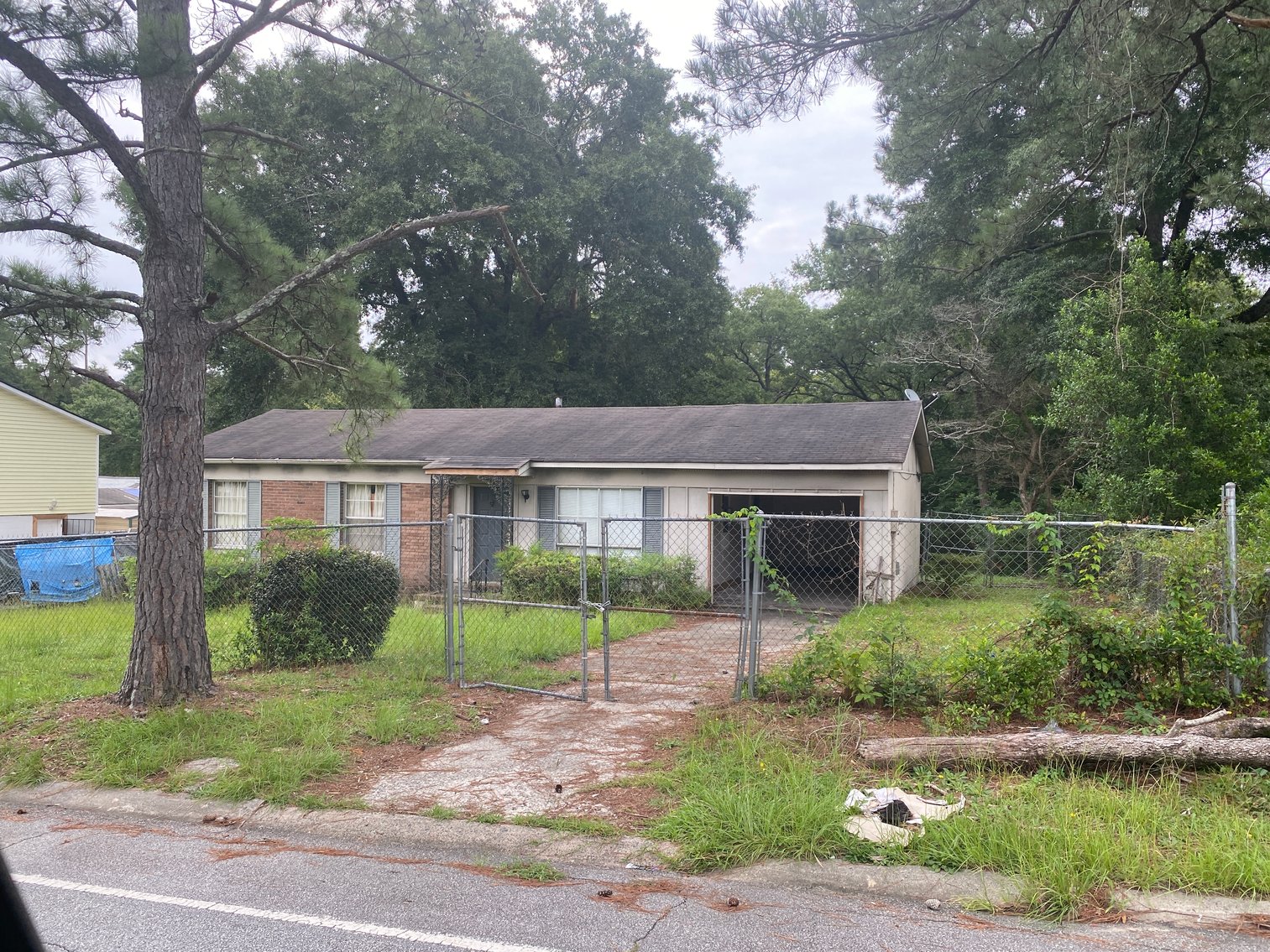 Image for Prime Fixer-Upper Auction: 3 Bedroom Brick Home Minutes from Macon