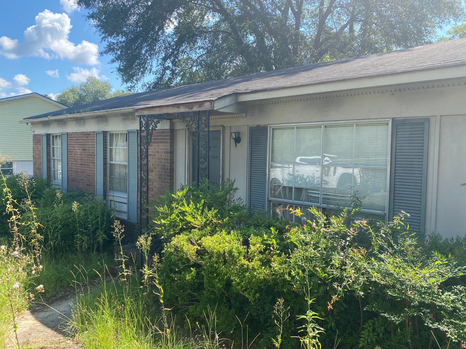 Image for Prime Fixer-Upper Auction: 3 Bedroom Brick Home Minutes from Macon