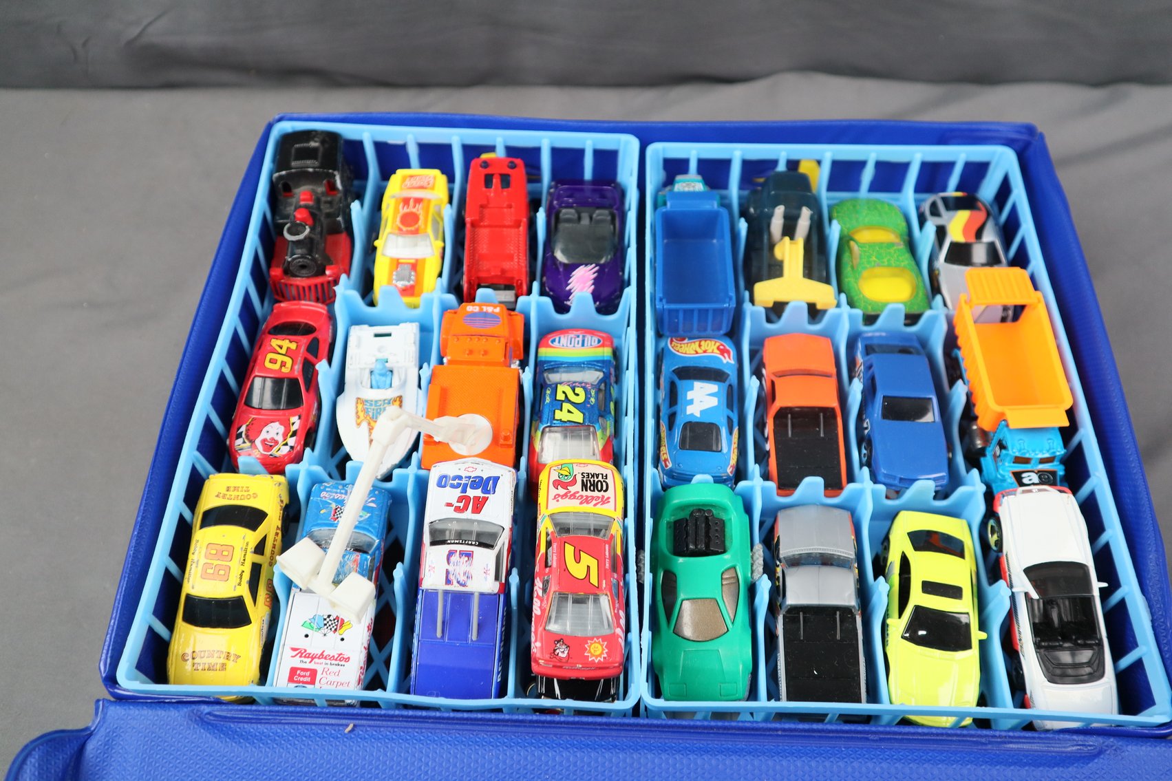 Image for October Gallery – Collectibles, Sports Memorabilia, Jewelry, Antiques, China, Furniture, and More!