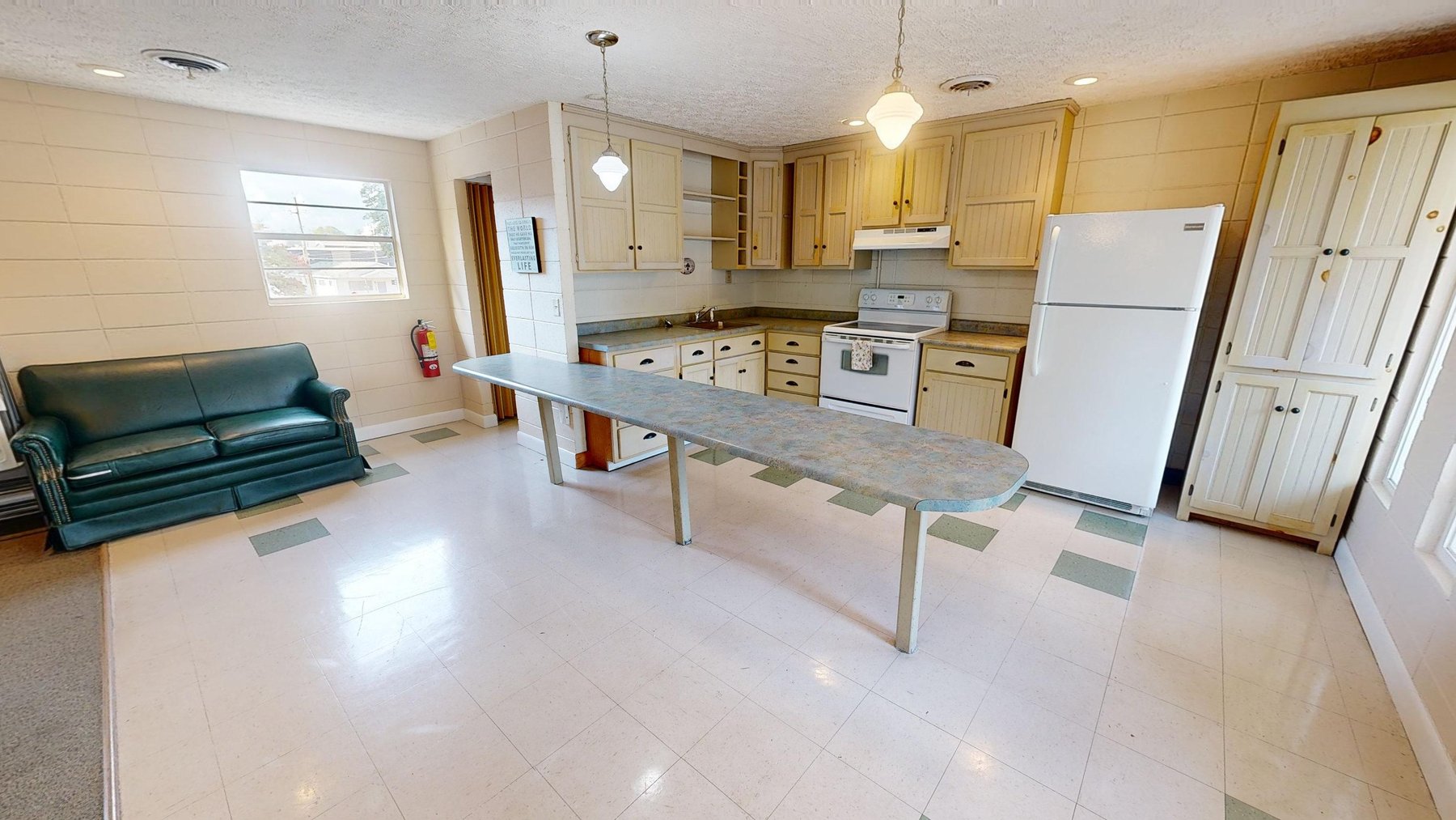 Image for *UNDER CONTRACT* 3,061 +/- SqFt Multi-Purpose Building in Clarkesville, Georgia