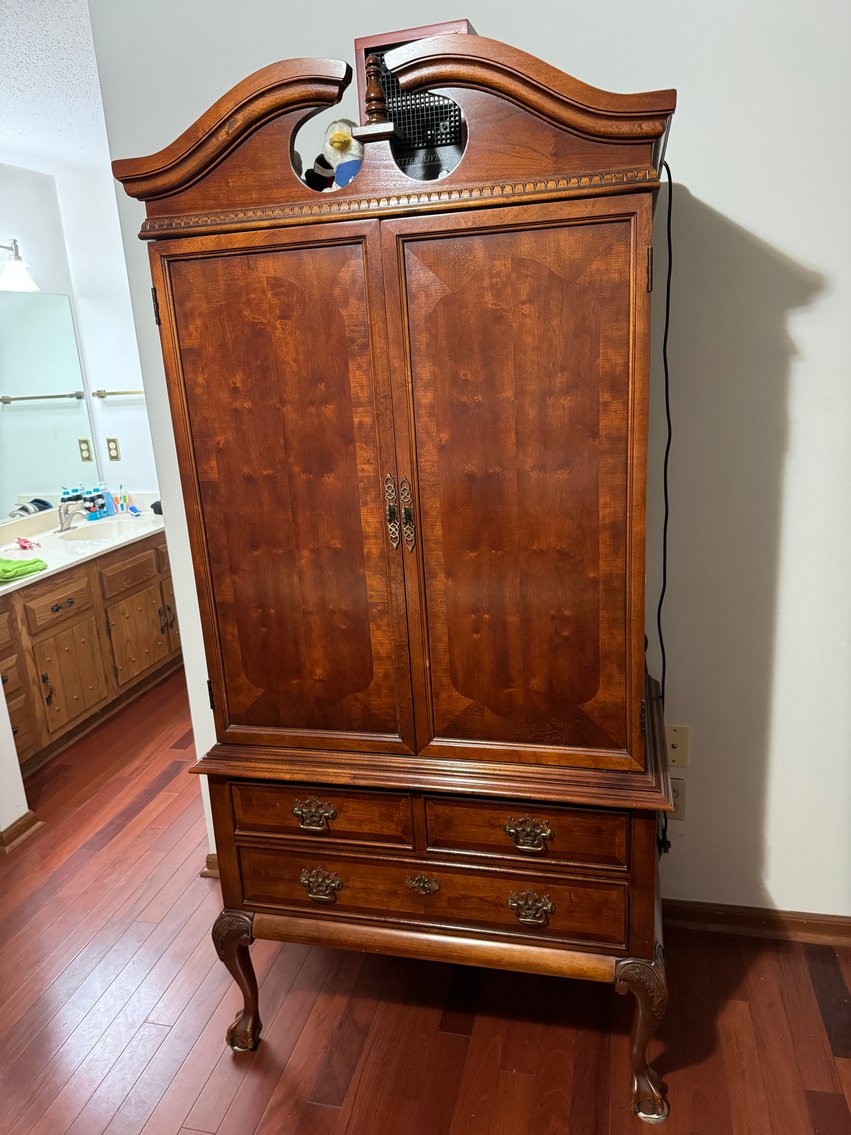 Image for The Estate of Buster Lanter. Antiques, Military Memorabilia, Hunting Gear, Furniture and More!