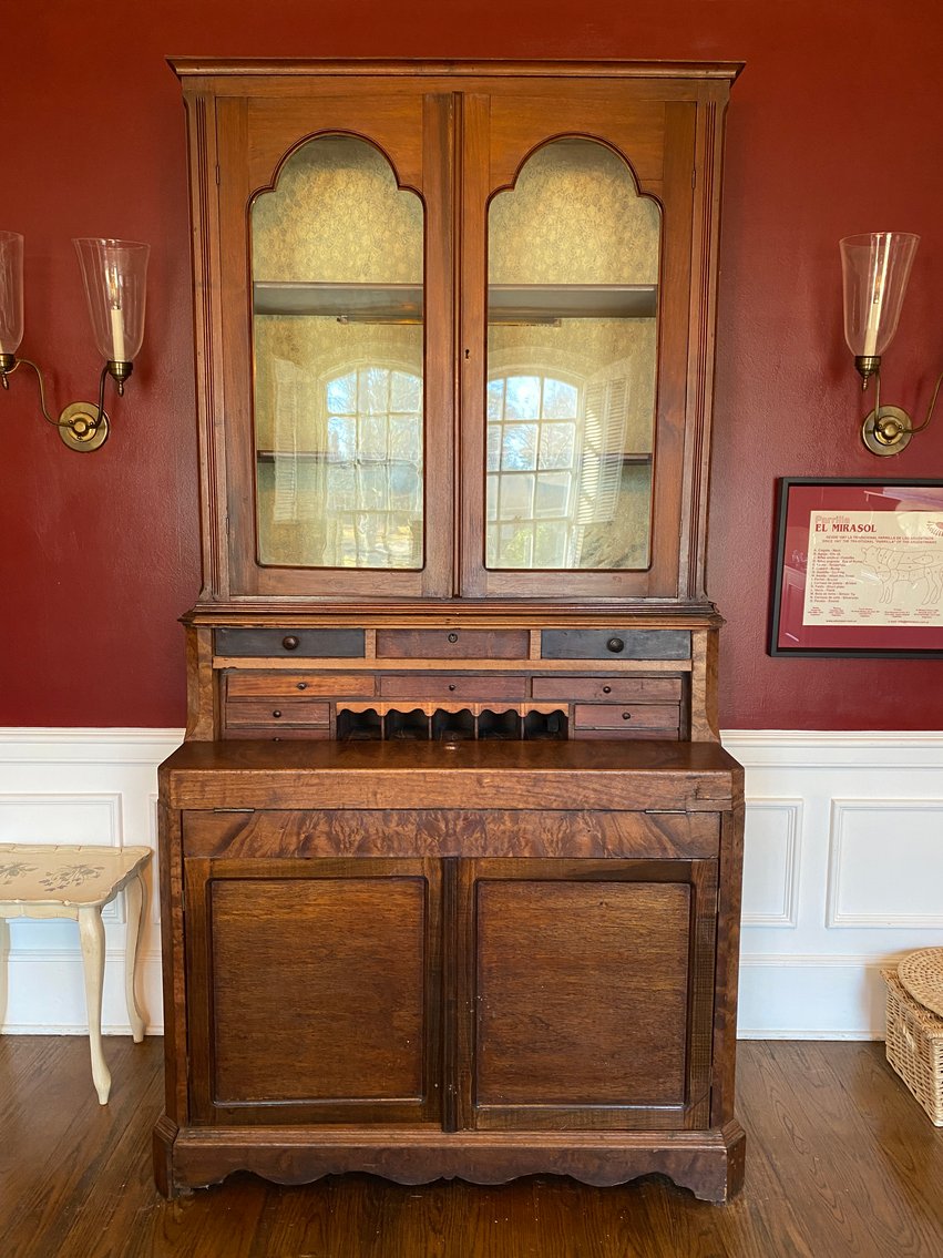 Image for The Estate of Michael Moss, Antiques, Artwork, Glassware, Decor, Vintage Furniture and More!