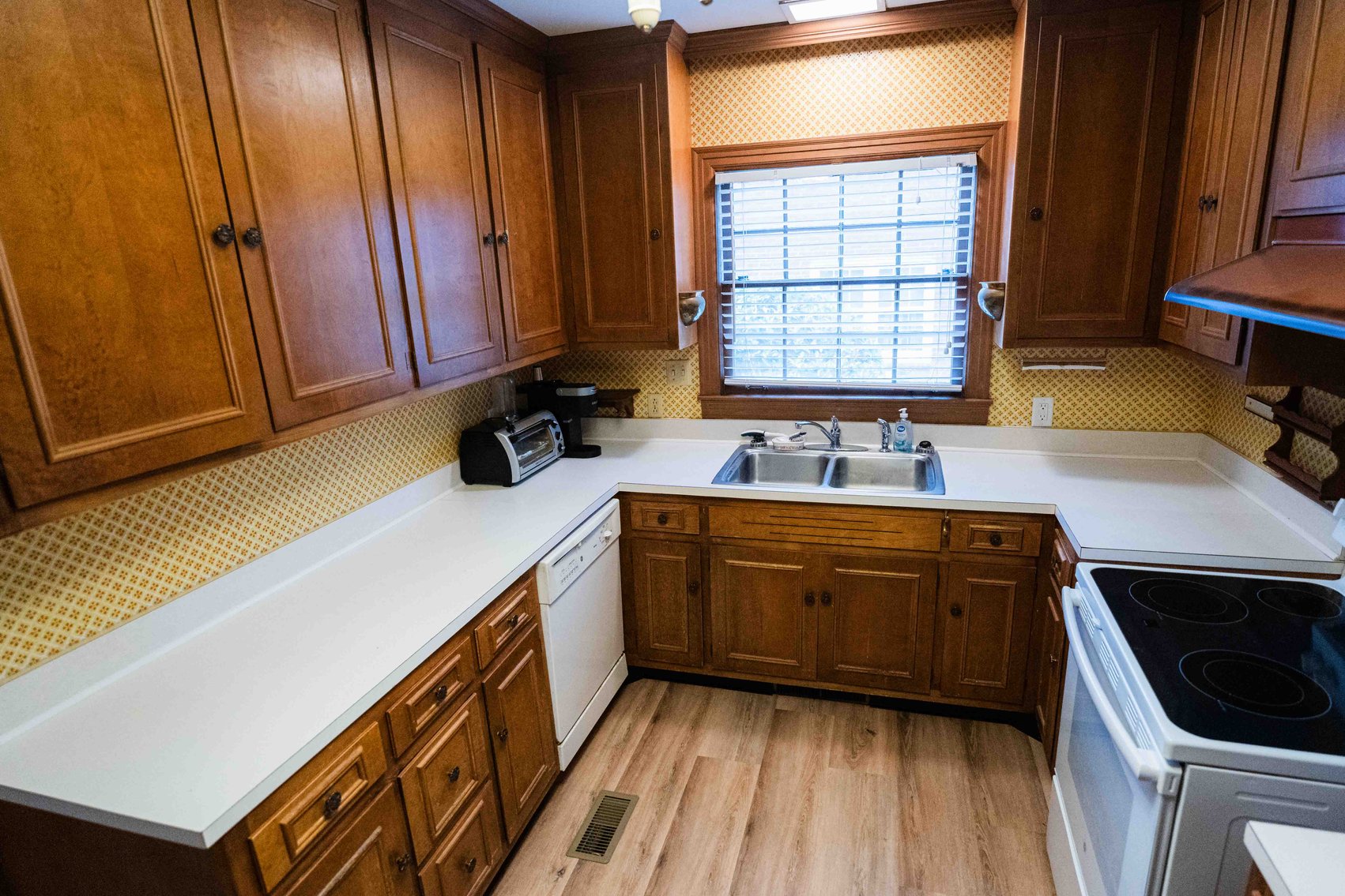 Image for Spacious 2,696 SqFt Brick Home on 0.735 Acres in Albany, GA