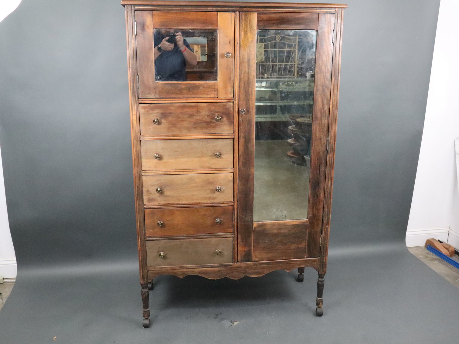 Image for Fall 2025 Gallery Auction Featuring Antique Furniture, Artwork, Glassware, Collectibles & More!