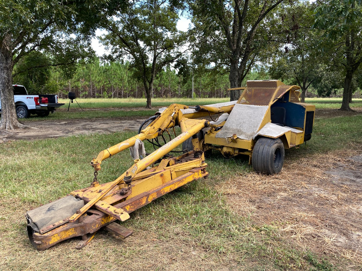 Image for Estate of Stacy and Wynette Suber Day 1 Featuring Equipment, Pottery, Boats, Sporting Goods and More