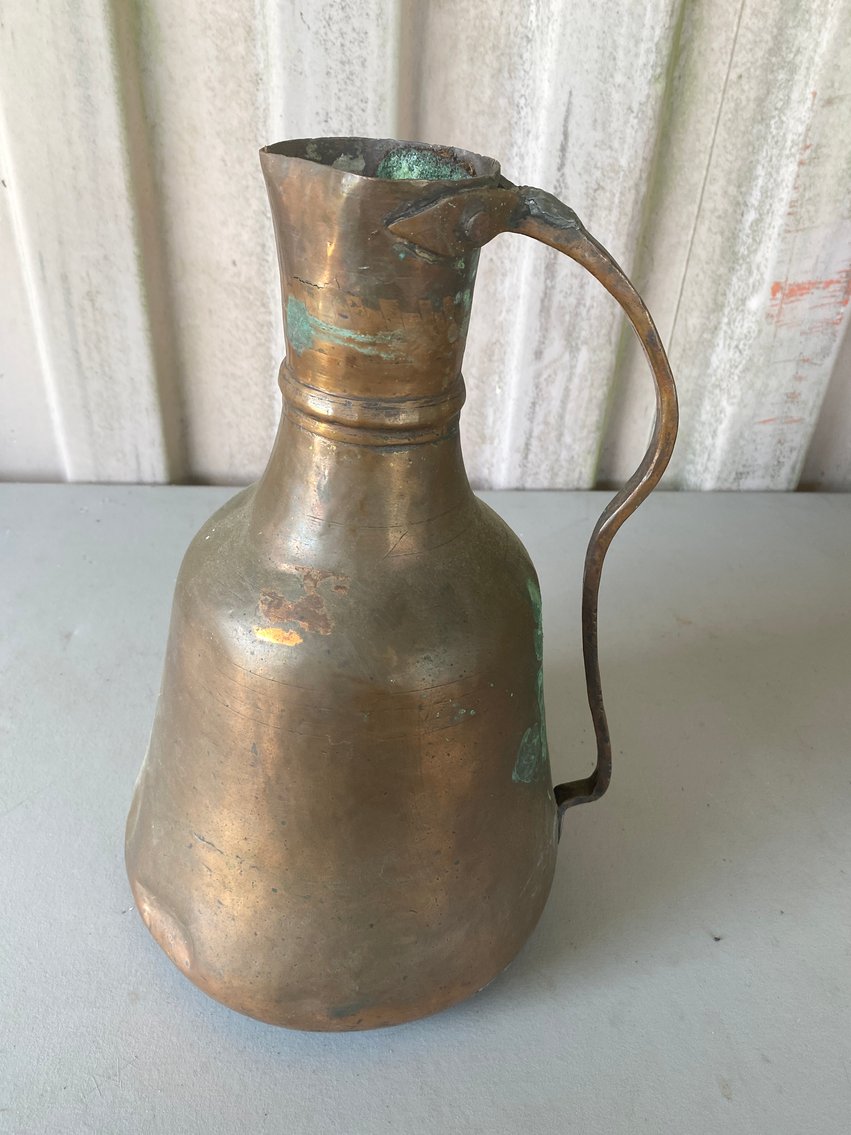 Image for Estate of Stacy and Wynette Suber Day 1 Featuring Equipment, Pottery, Boats, Sporting Goods and More