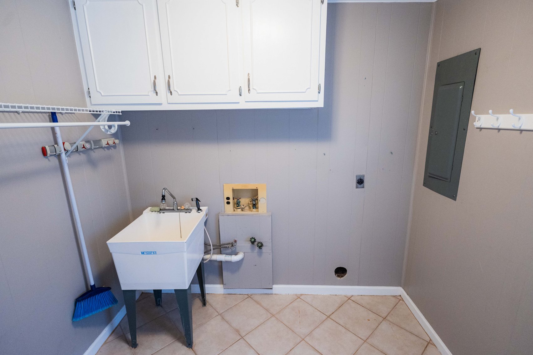 Image for 6.74+/- Acres and Home on Miller Bridge Road, Northern Lowndes County